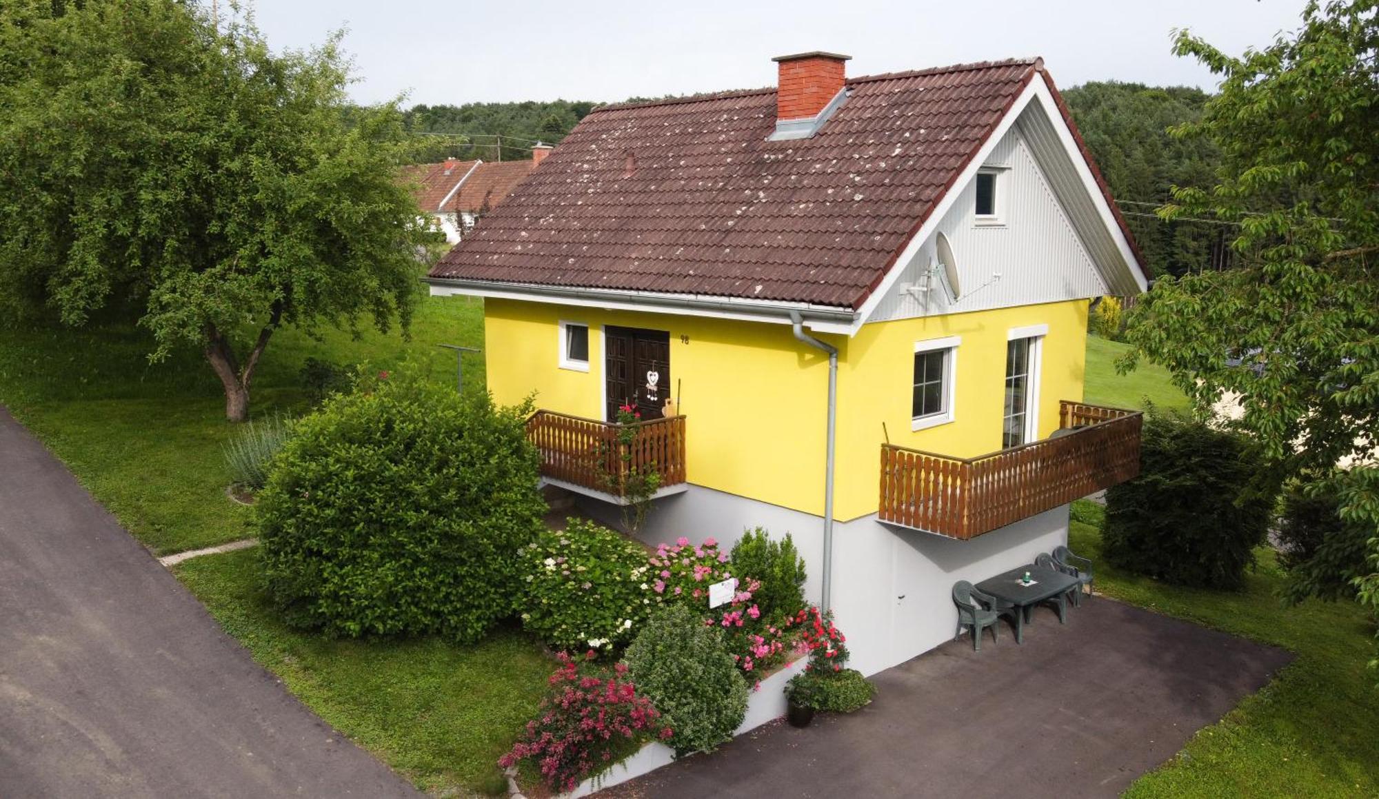 Ernas Ferienhaus Aschbach bei Furstenfeld Exterior photo